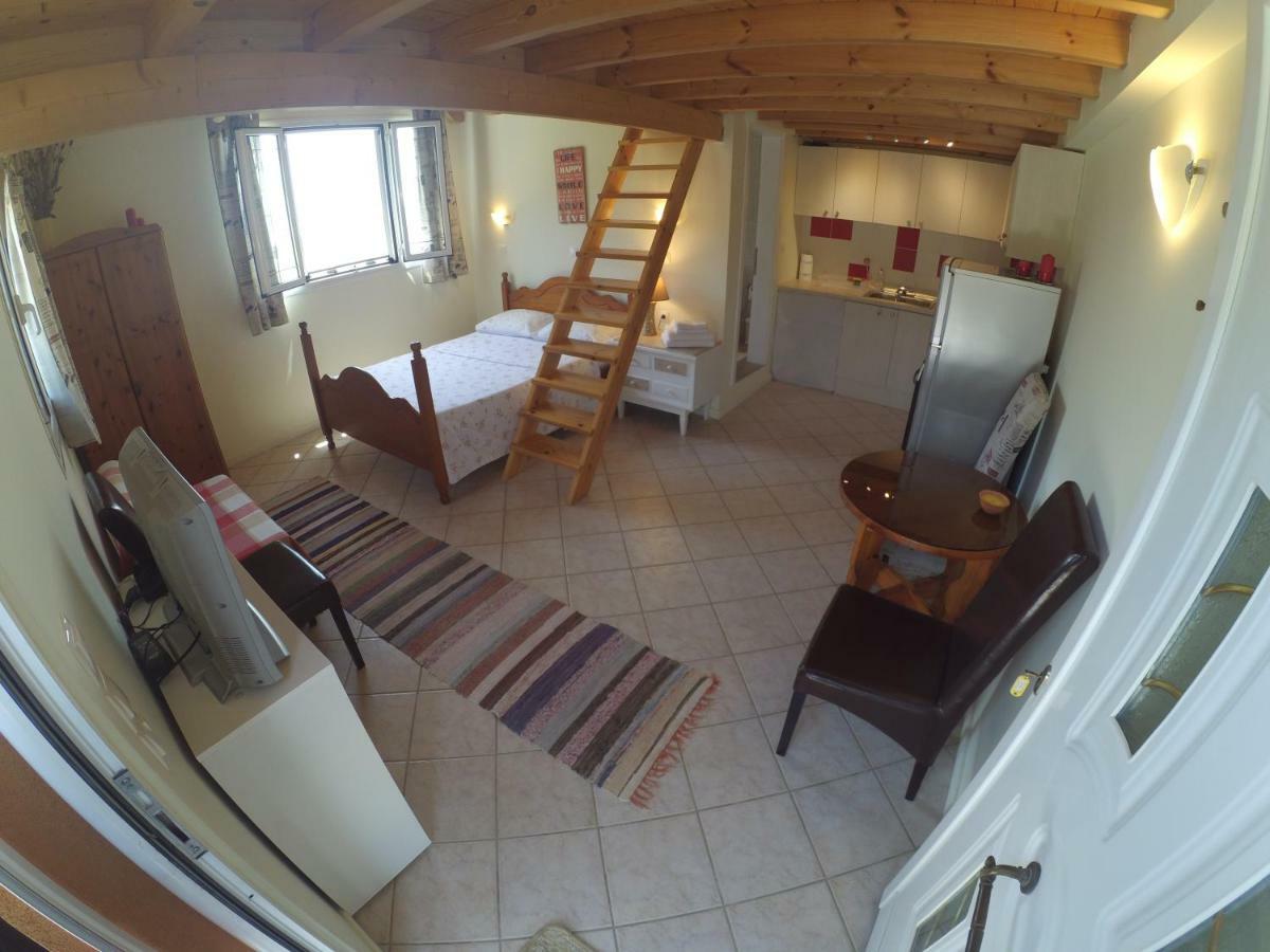 Bed and Breakfast Kostas Walkers Point Dafnata Екстер'єр фото