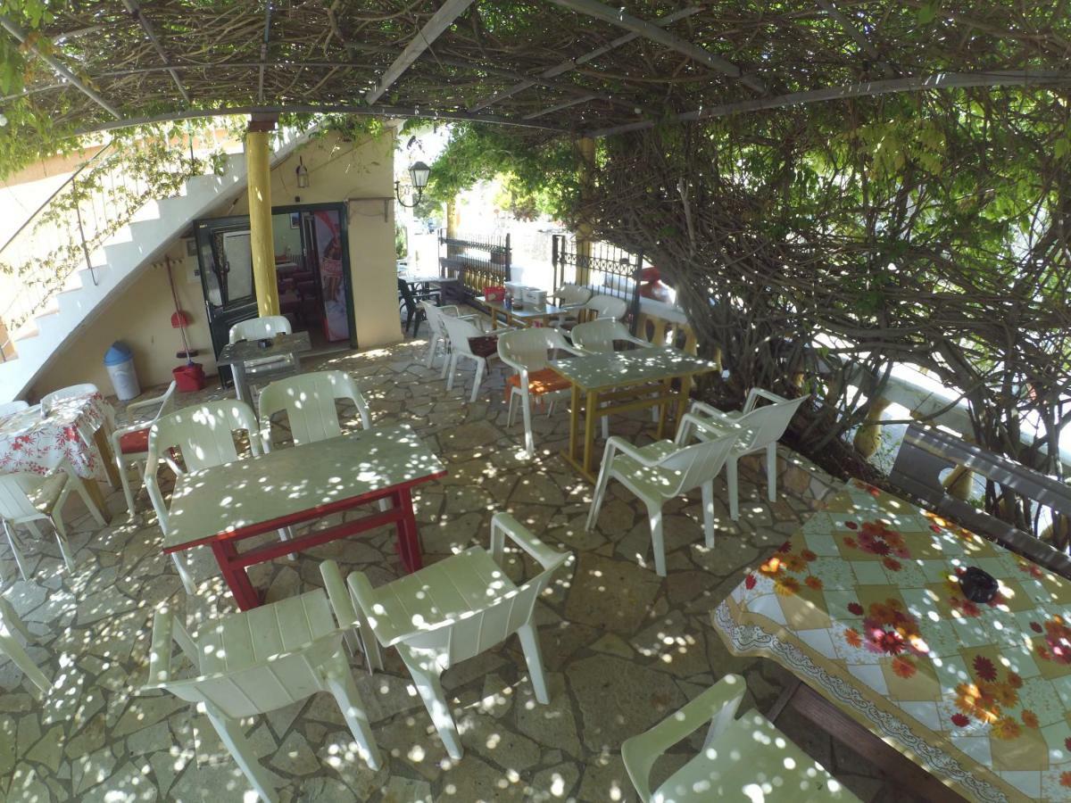 Bed and Breakfast Kostas Walkers Point Dafnata Екстер'єр фото